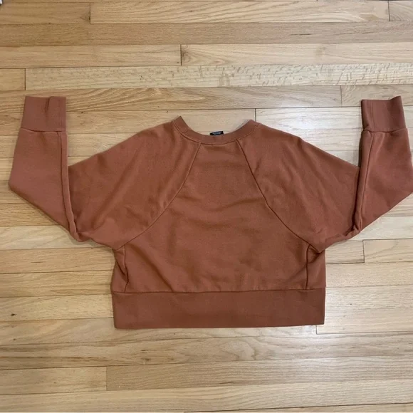 Nike Dri Fit Women’s Logo Crop Fleece Sweatshirt Burnt Orange Size Med Athletic - Picture 9 of 11